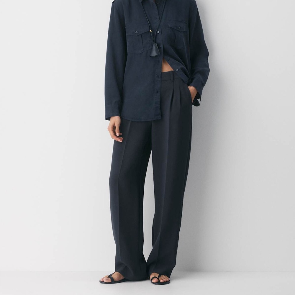 Aritzia Effortless Pant in black crepette